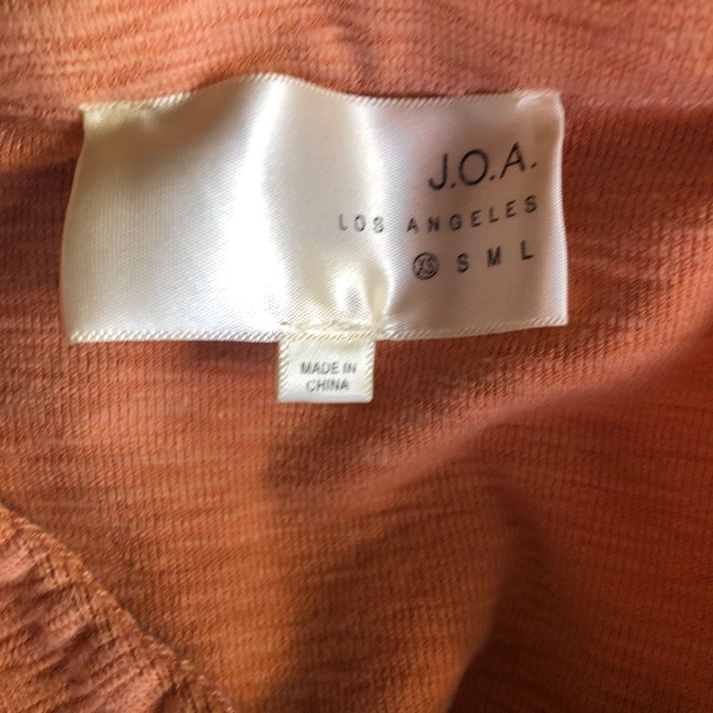 J.O.A. Cold Shoulder Top - Picture 6 of 7